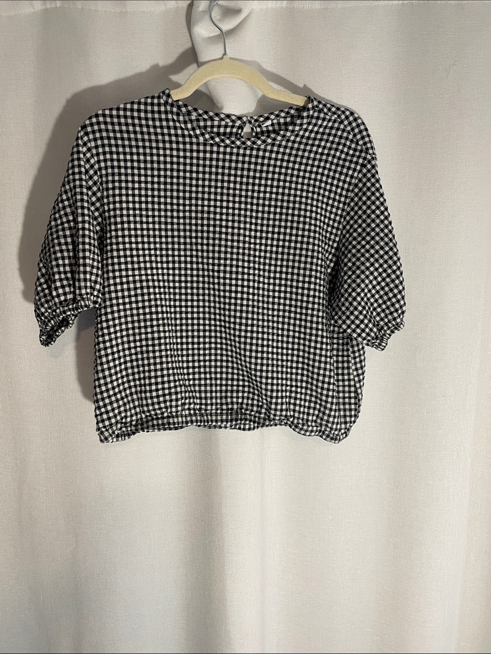 Uniqlo Black & White Gingham Puff Sleeve Blouse